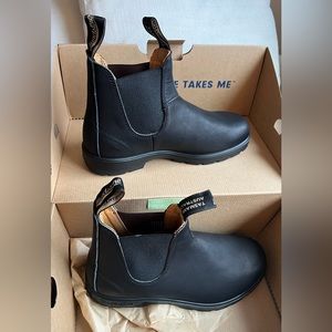 NWT Women’s Blundstone Classic Chelsea Boots 558,  Size 9 in Black